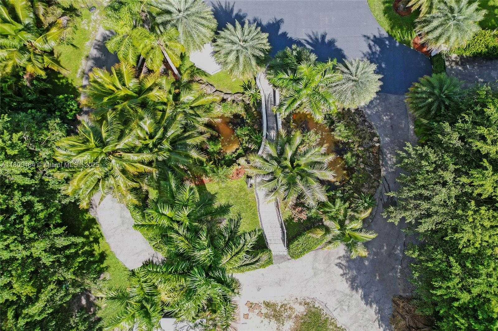 Small Image of 10831 SOUTH WEST 51ST CT, Davie Number 4