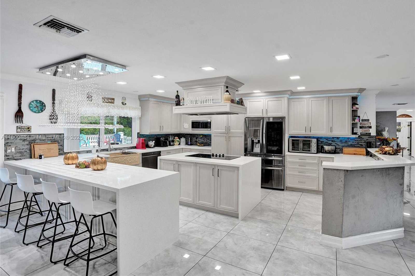 Small Image of 10831 SOUTH WEST 51ST CT, Davie Number 43