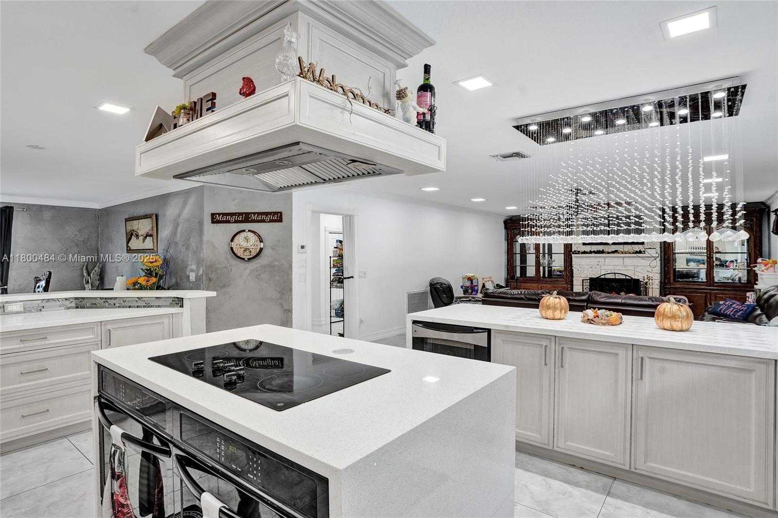 Small Image of 10831 SOUTH WEST 51ST CT, Davie Number 48