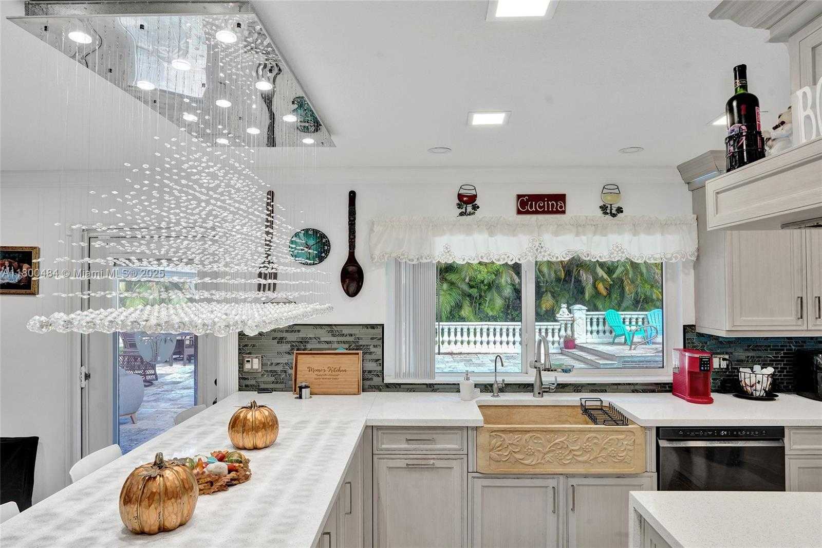 Small Image of 10831 SOUTH WEST 51ST CT, Davie Number 50