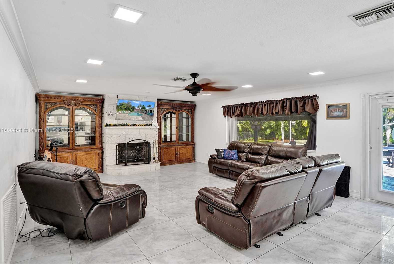 Small Image of 10831 SOUTH WEST 51ST CT, Davie Number 51