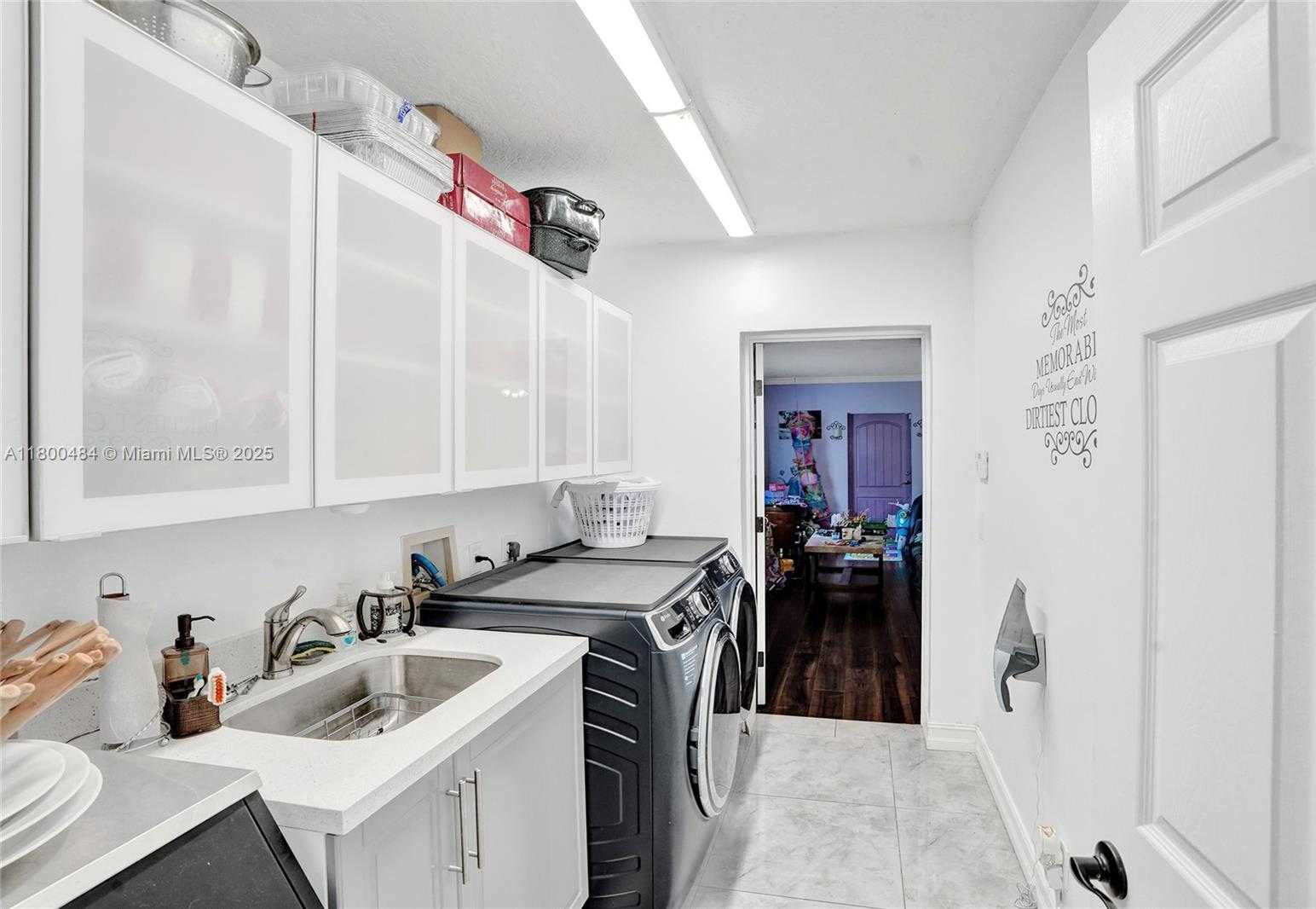 Small Image of 10831 SOUTH WEST 51ST CT, Davie Number 56