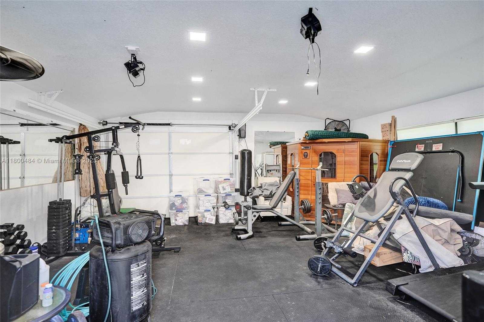 Small Image of 10831 SOUTH WEST 51ST CT, Davie Number 75