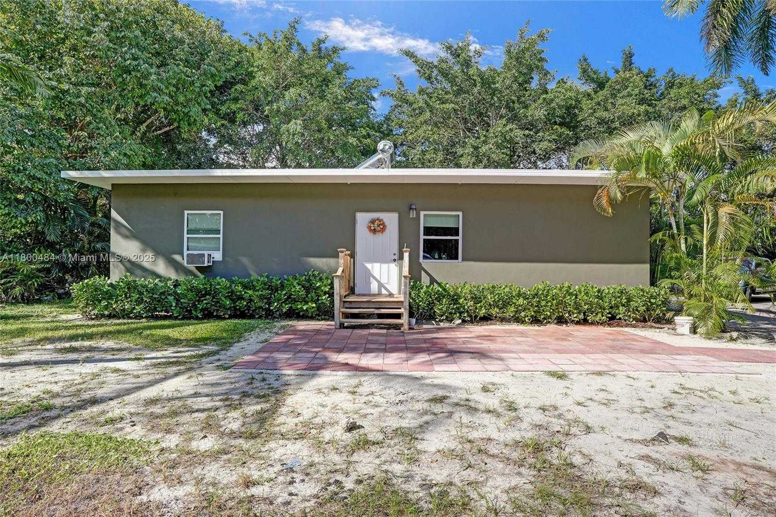 Small Image of 10831 SOUTH WEST 51ST CT, Davie Number 77