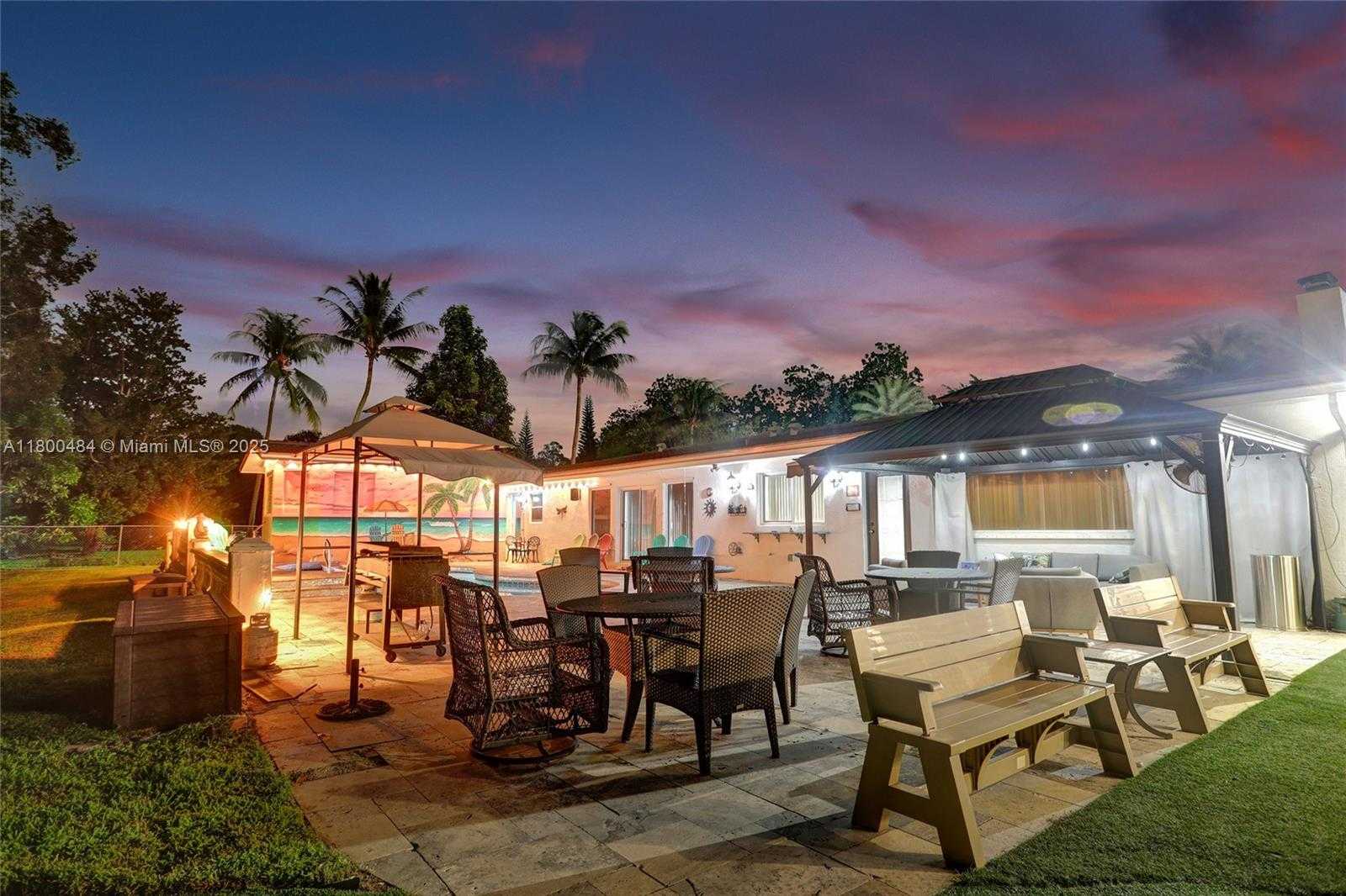 Small Image of 10831 SOUTH WEST 51ST CT, Davie Number 90