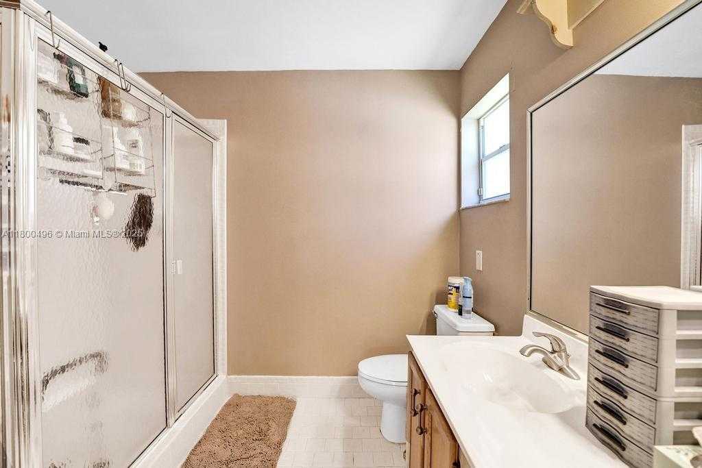 Small Image of 9471 OAK GROVE CIR, Davie Number 44