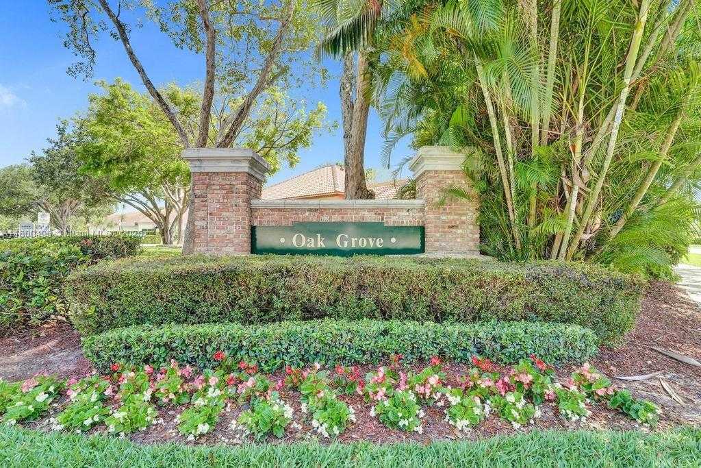 Small Image of 9471 OAK GROVE CIR, Davie Number 45