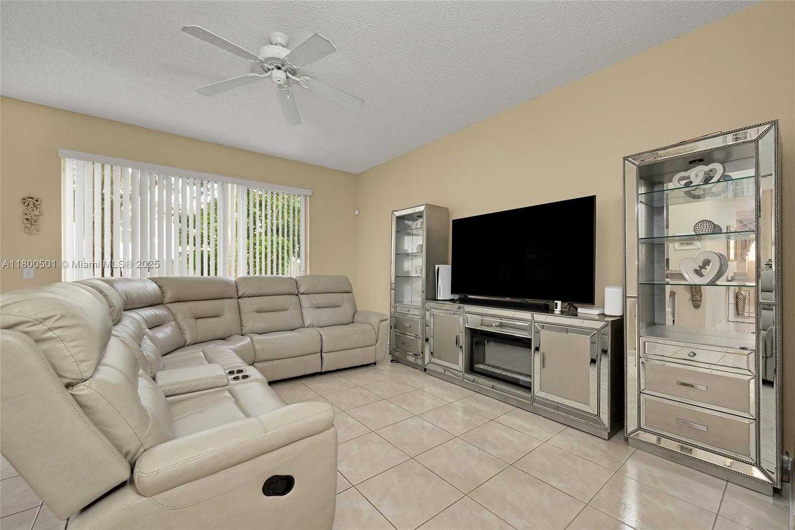 Small Image of 7600 BELMONTE BLVD, Margate Number 16