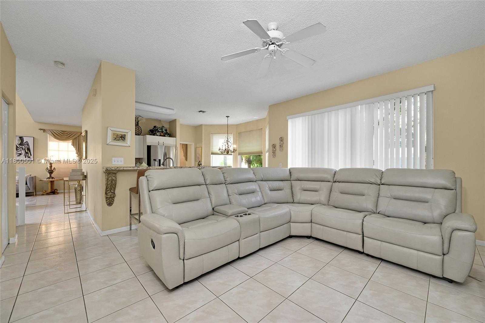 Small Image of 7600 BELMONTE BLVD, Margate Number 21