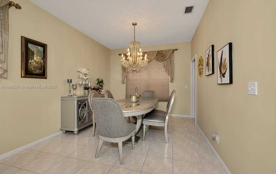 Small Image of 7600 BELMONTE BLVD, Margate Number 9