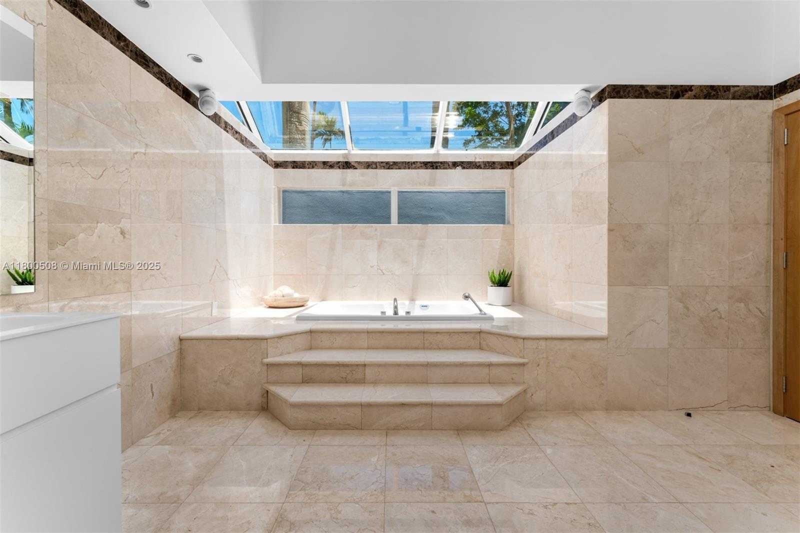 Small Image of 9500 SOUTH WEST 60TH CT, Pinecrest Number 12