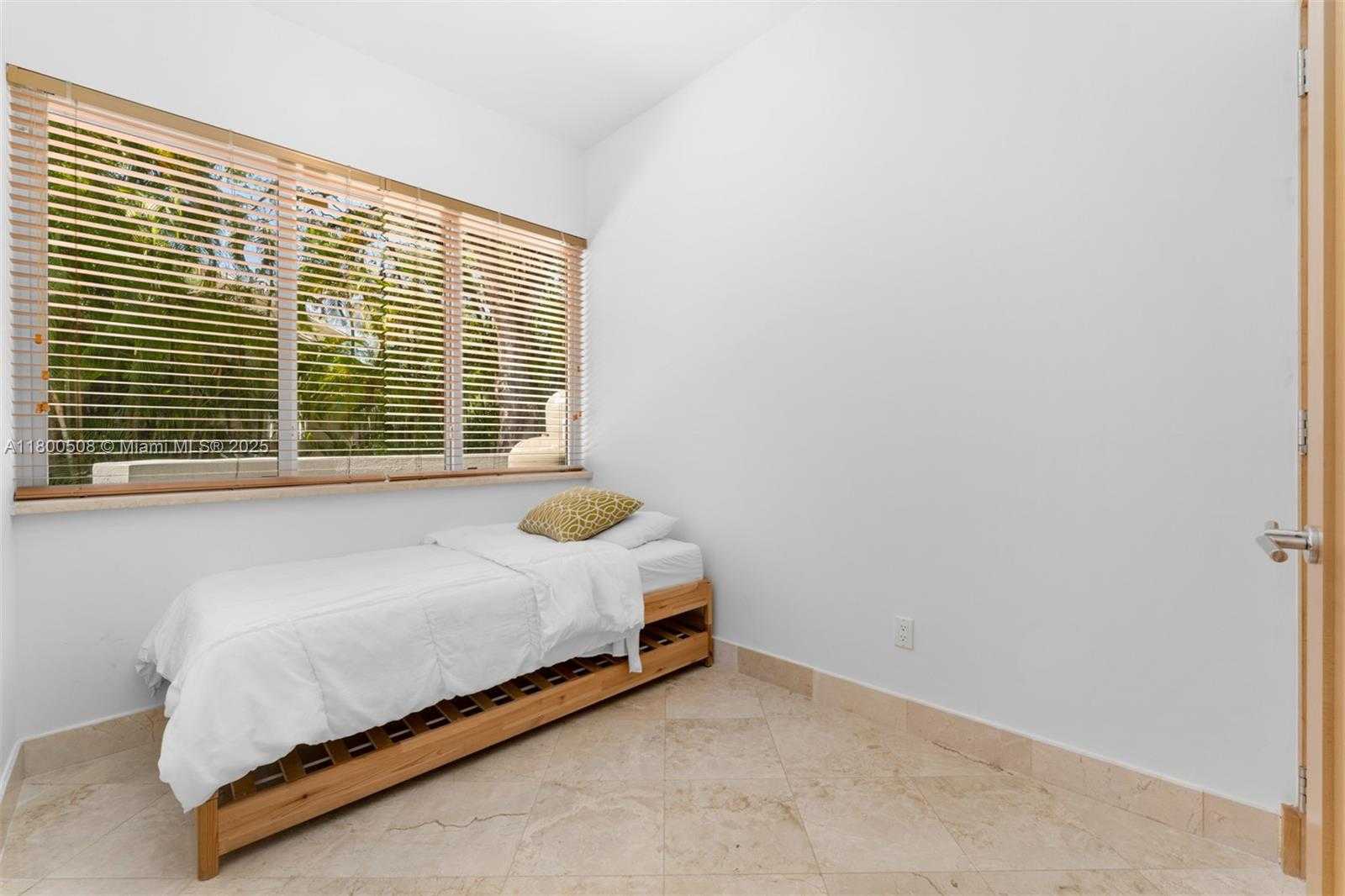 Small Image of 9500 SOUTH WEST 60TH CT, Pinecrest Number 23
