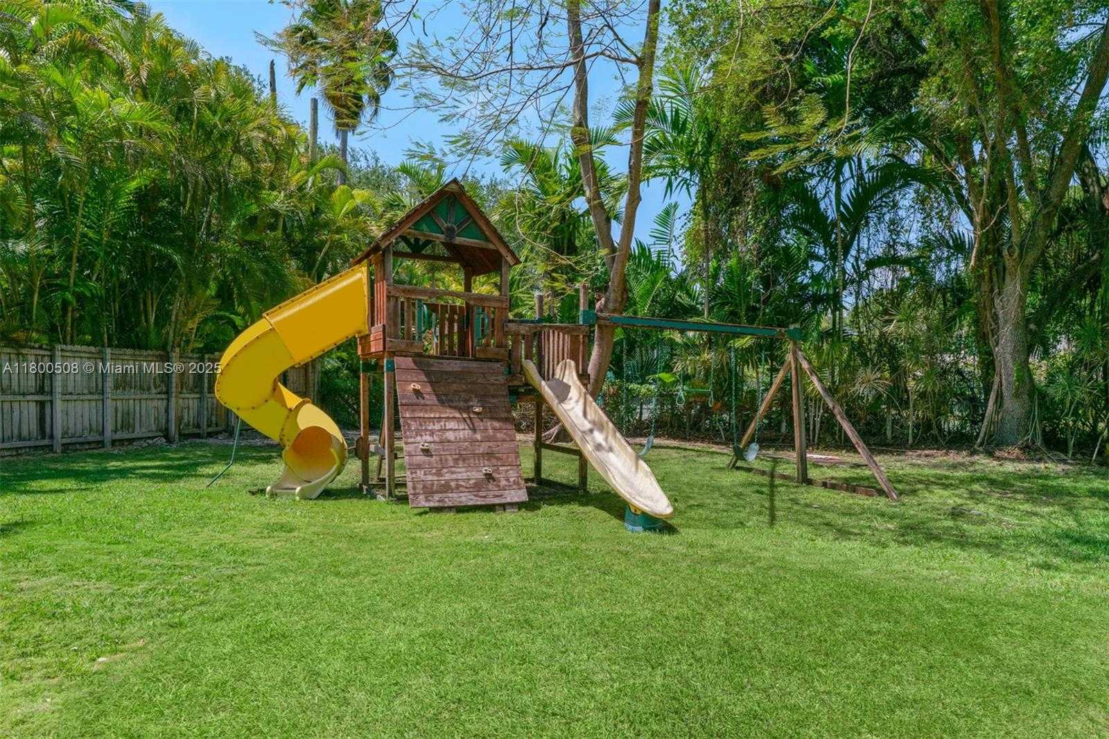 Small Image of 9500 SOUTH WEST 60TH CT, Pinecrest Number 36