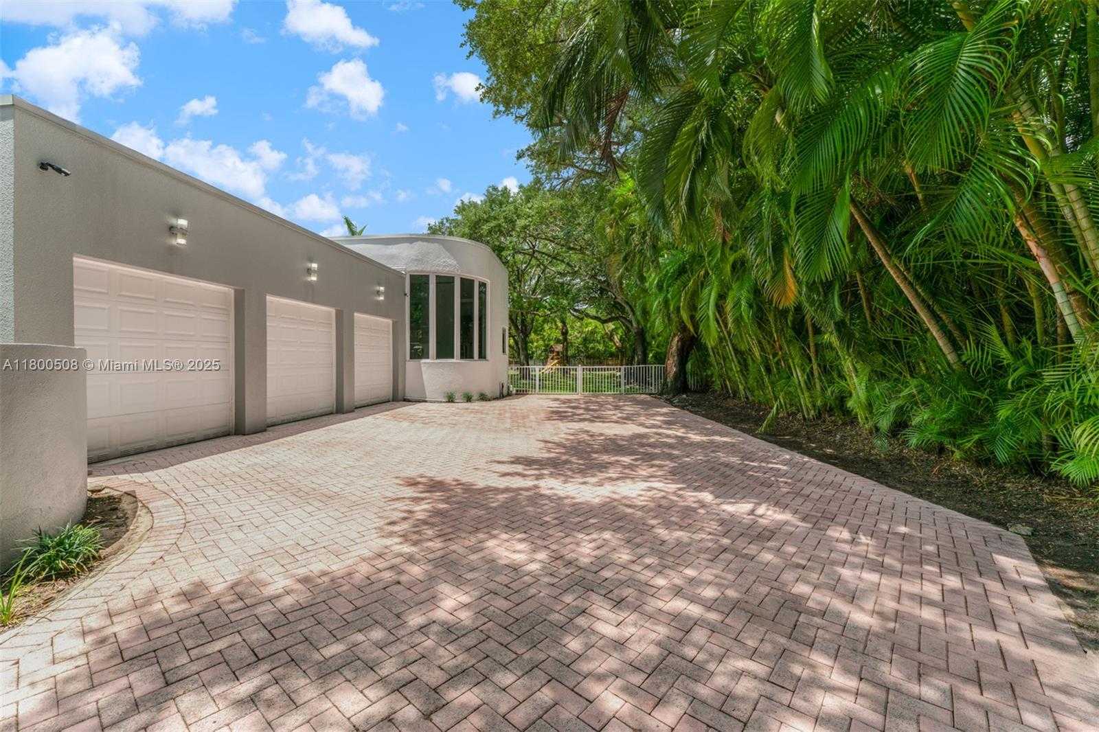Small Image of 9500 SOUTH WEST 60TH CT, Pinecrest Number 37