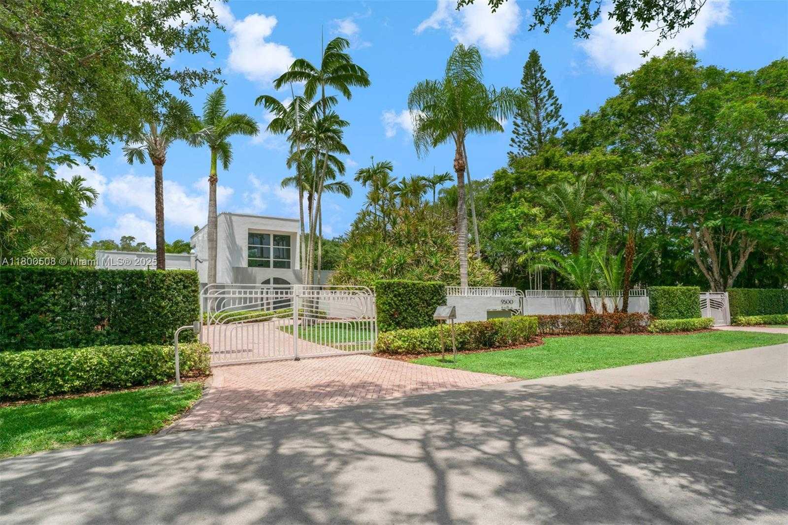 Small Image of 9500 SOUTH WEST 60TH CT, Pinecrest Number 38