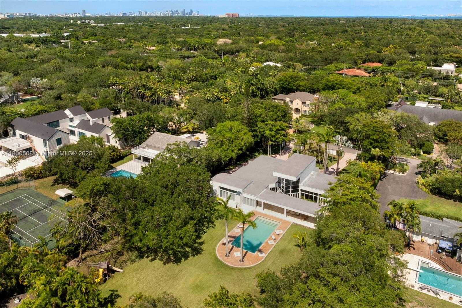 Small Image of 9500 SOUTH WEST 60TH CT, Pinecrest Number 42