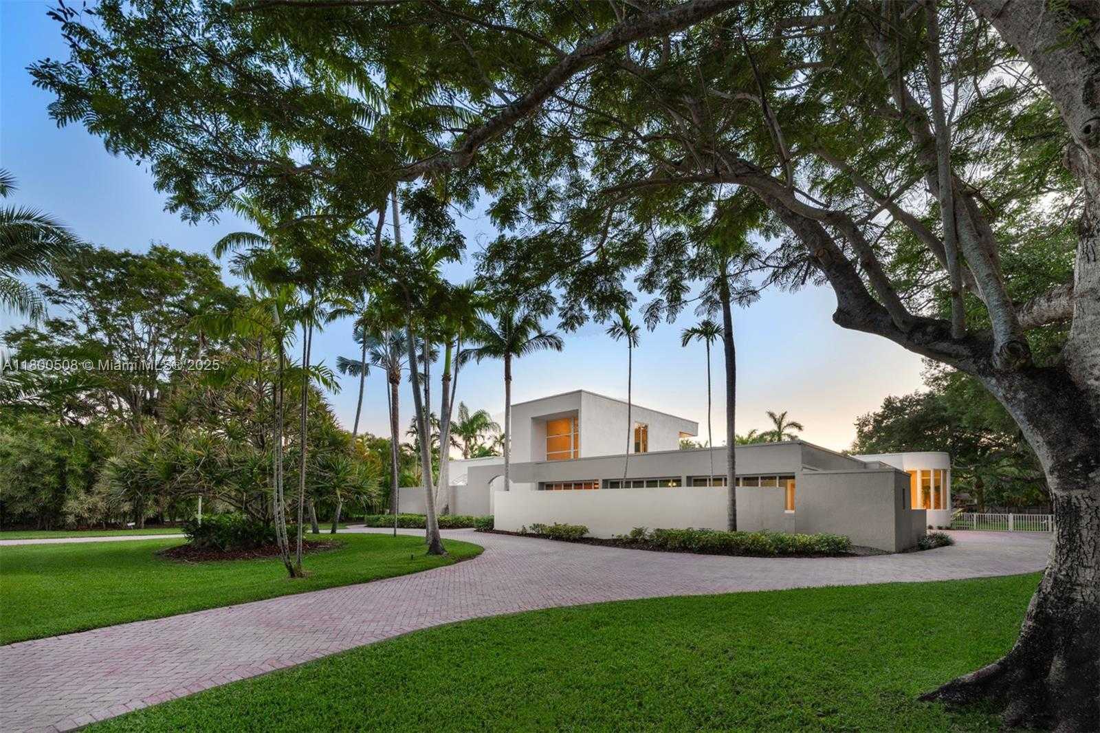 Small Image of 9500 SOUTH WEST 60TH CT, Pinecrest Number 44