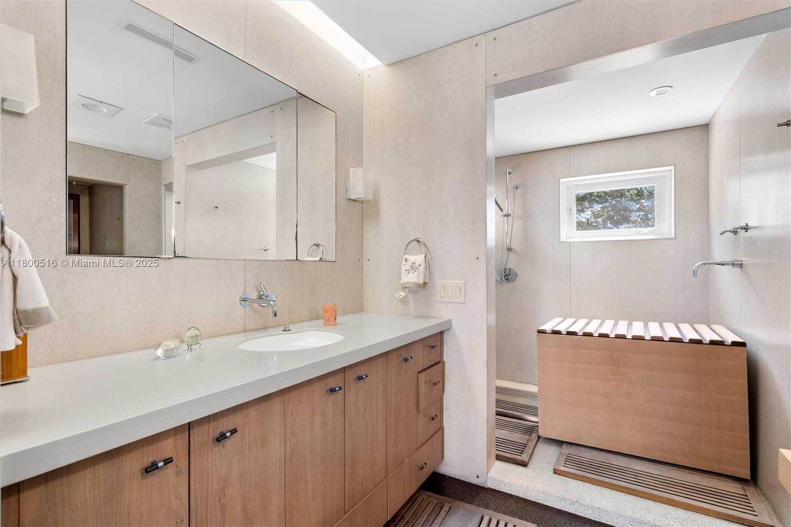 Small Image of 2500 MERCEDES DR, Fort Lauderdale Number 21