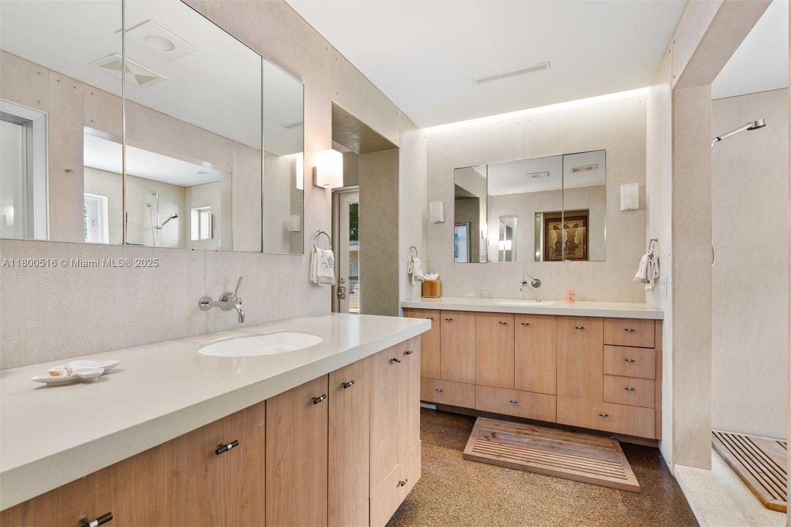 Small Image of 2500 MERCEDES DR, Fort Lauderdale Number 22