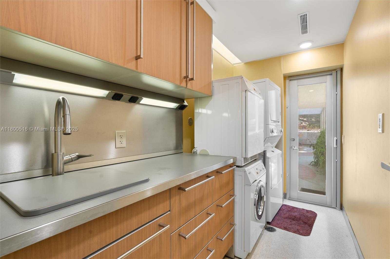 Small Image of 2500 MERCEDES DR, Fort Lauderdale Number 26