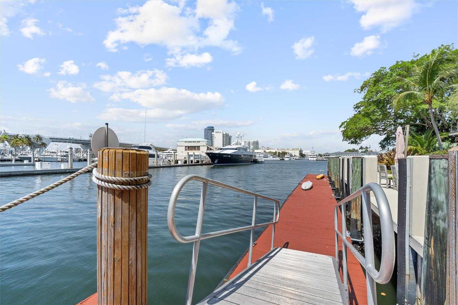 Small Image of 2500 MERCEDES DR, Fort Lauderdale Number 41