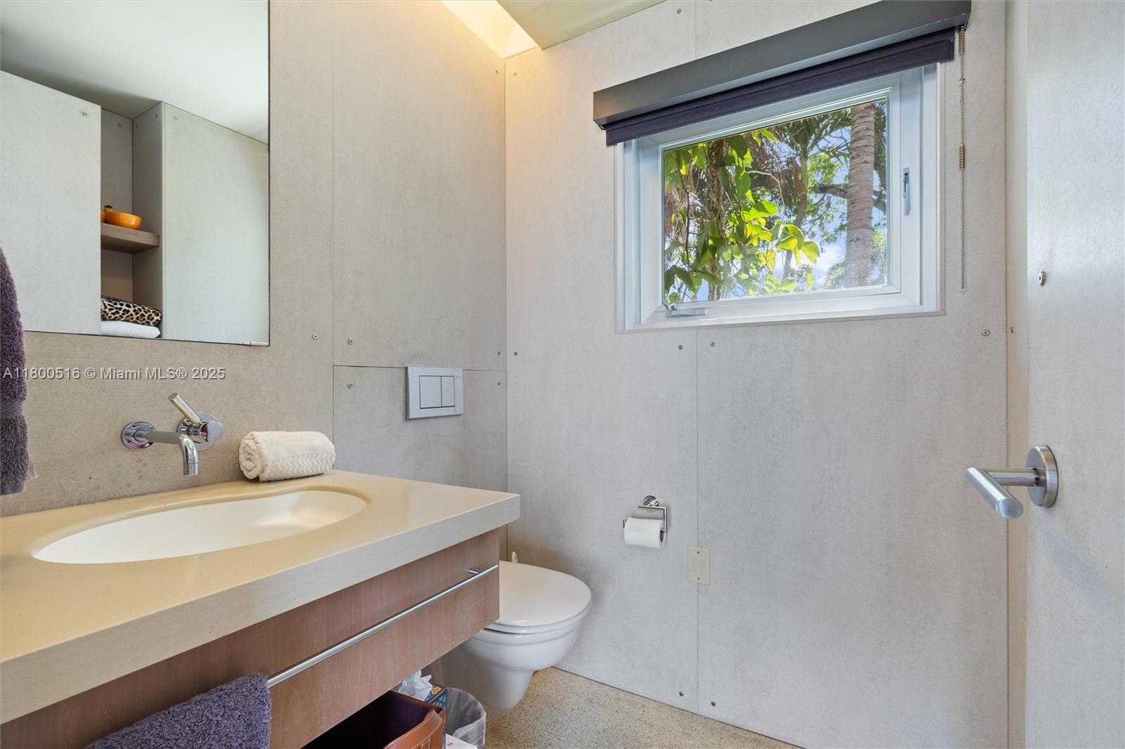 Small Image of 2500 MERCEDES DR, Fort Lauderdale Number 47