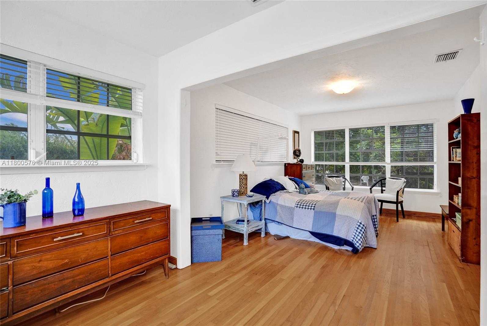 Small Image of 10020 SOUTH WEST 135TH ST, Miami Number 11