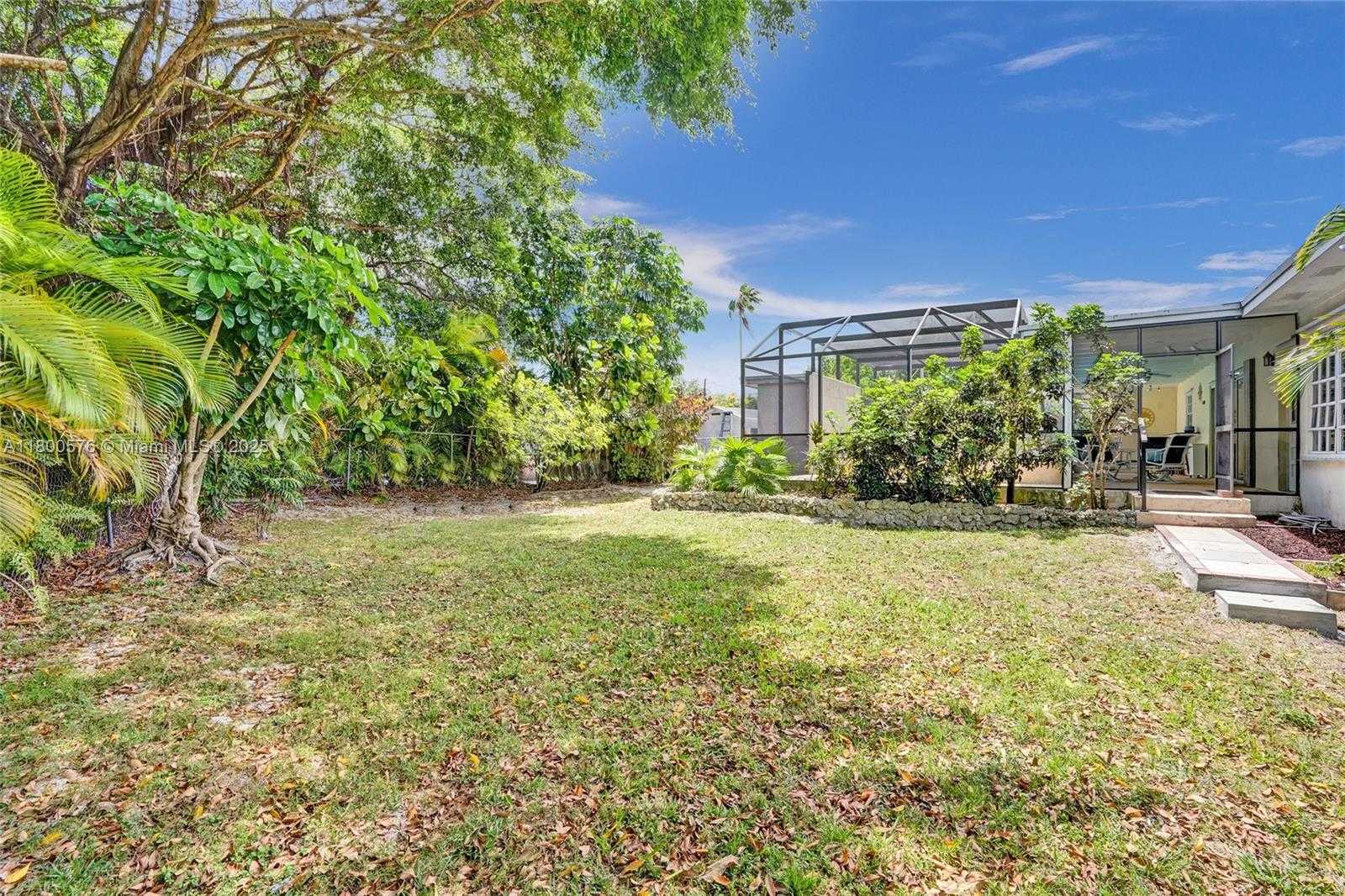 Small Image of 10020 SOUTH WEST 135TH ST, Miami Number 25