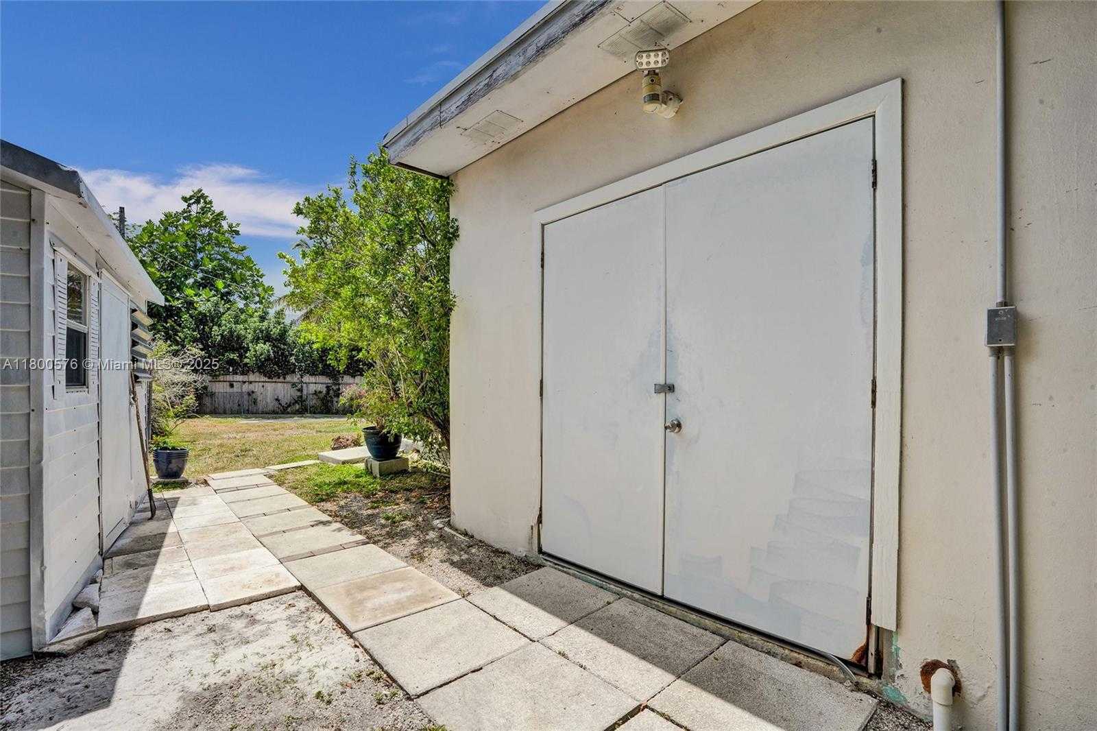 Small Image of 10020 SOUTH WEST 135TH ST, Miami Number 27