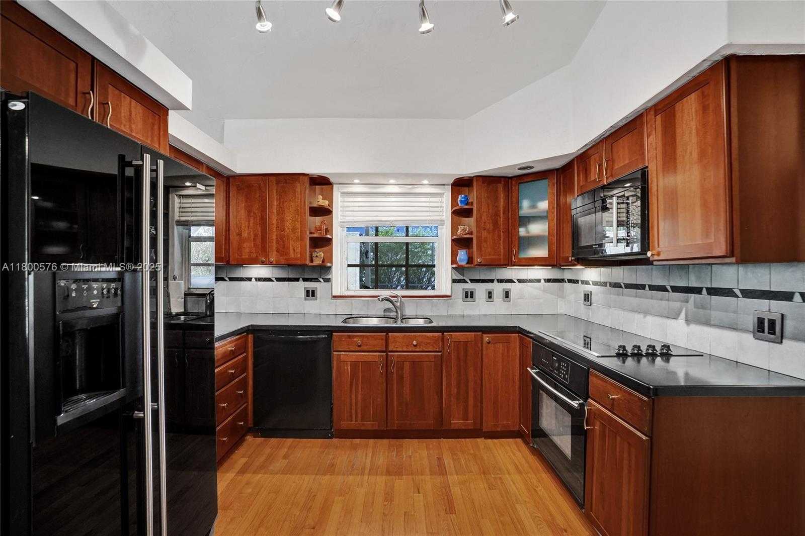 Small Image of 10020 SOUTH WEST 135TH ST, Miami Number 8