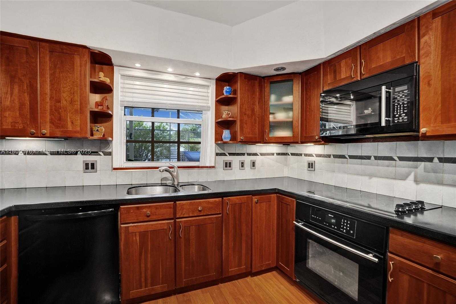 Small Image of 10020 SOUTH WEST 135TH ST, Miami Number 9