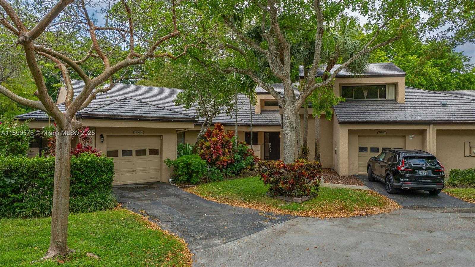 Small Image of 9360 SOUTH CHELSEA DR S, Plantation Number 2
