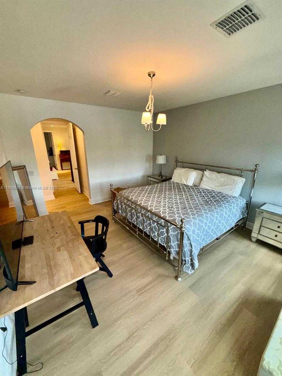 Small Image of 8264 NORTH WEST 118TH WAY, Parkland Number 23