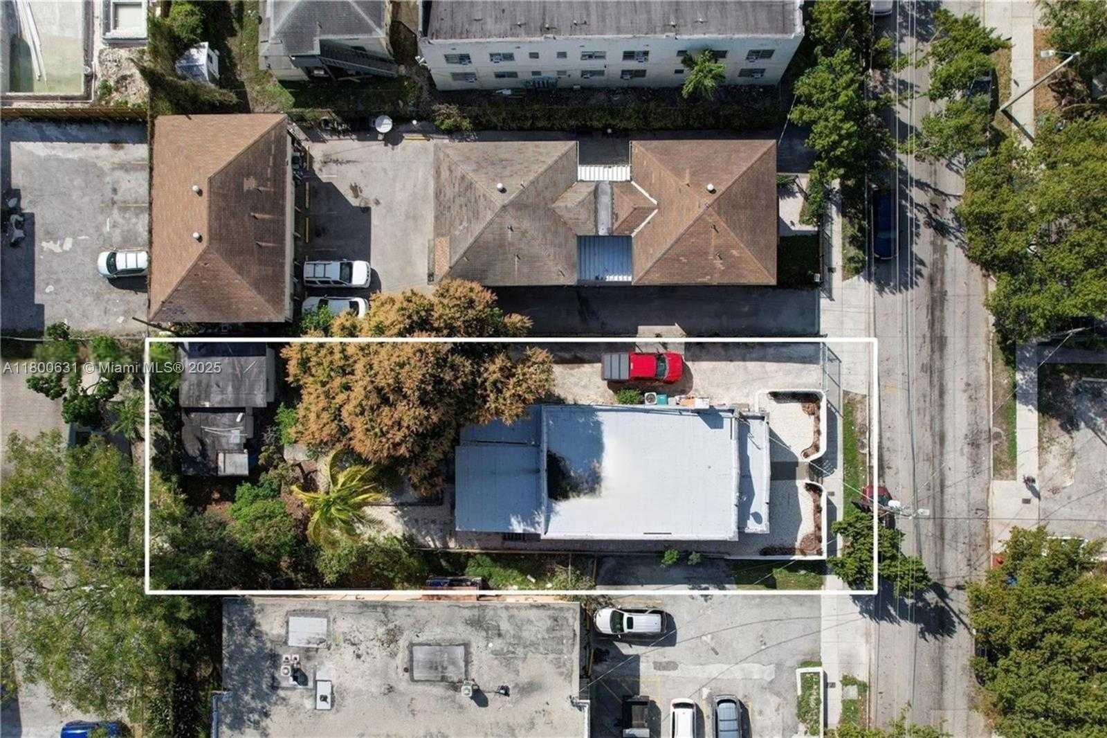 Small Image of 1436 SOUTH WEST 3RD ST, Miami Number 17