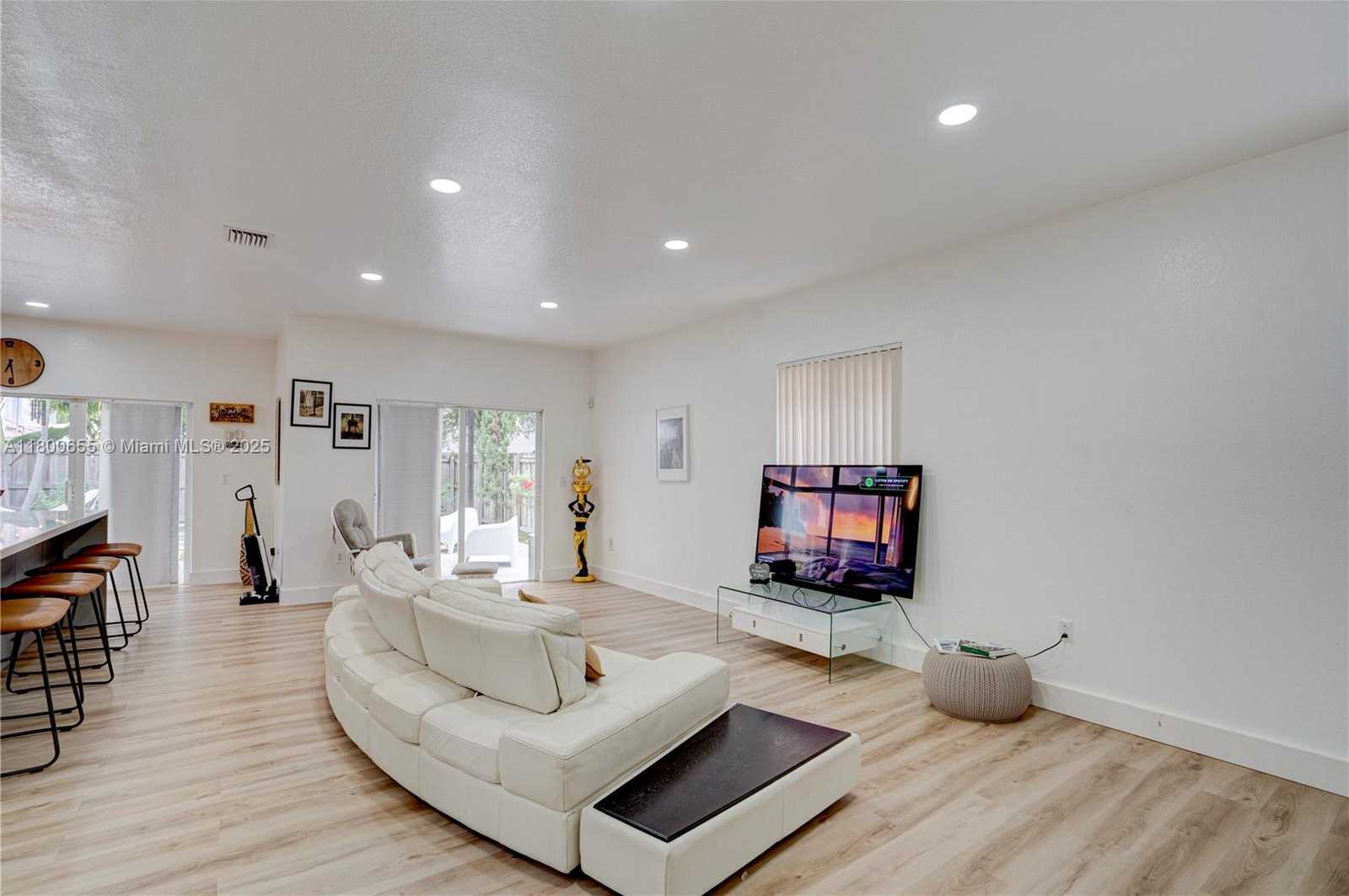 Small Image of 377 NORTH EAST 34TH TER, Homestead Number 17