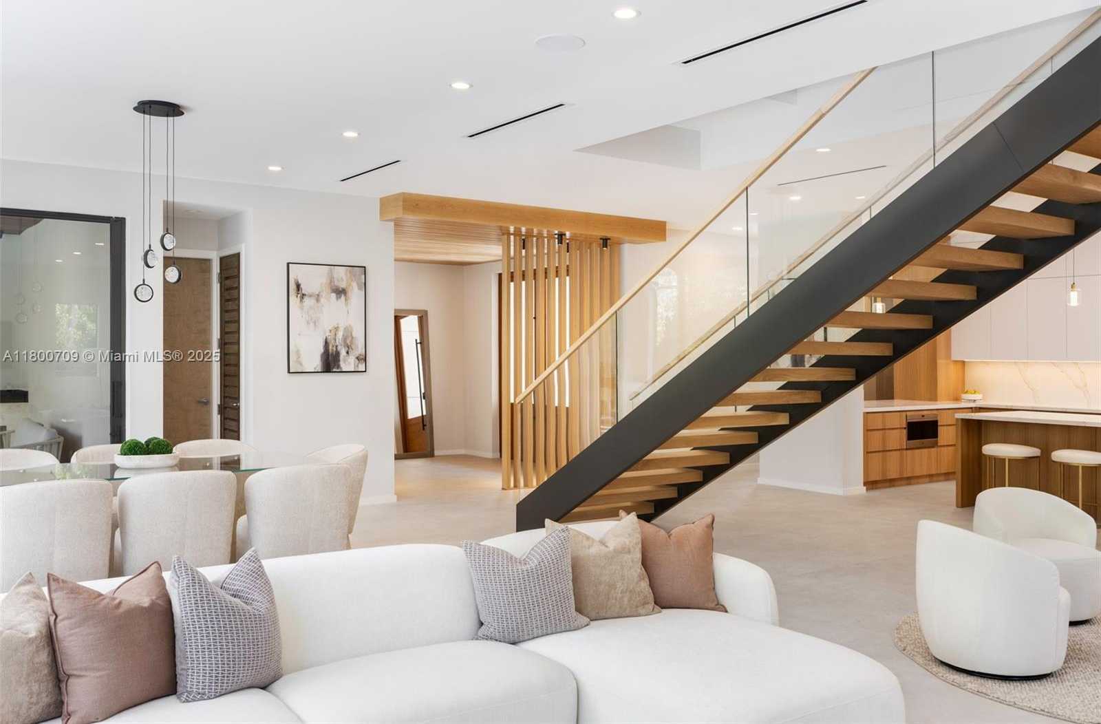 Small Image of 2905 WASHINGTON ST, Miami Number 12