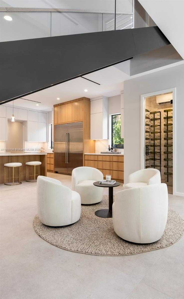 Small Image of 2905 WASHINGTON ST, Miami Number 13