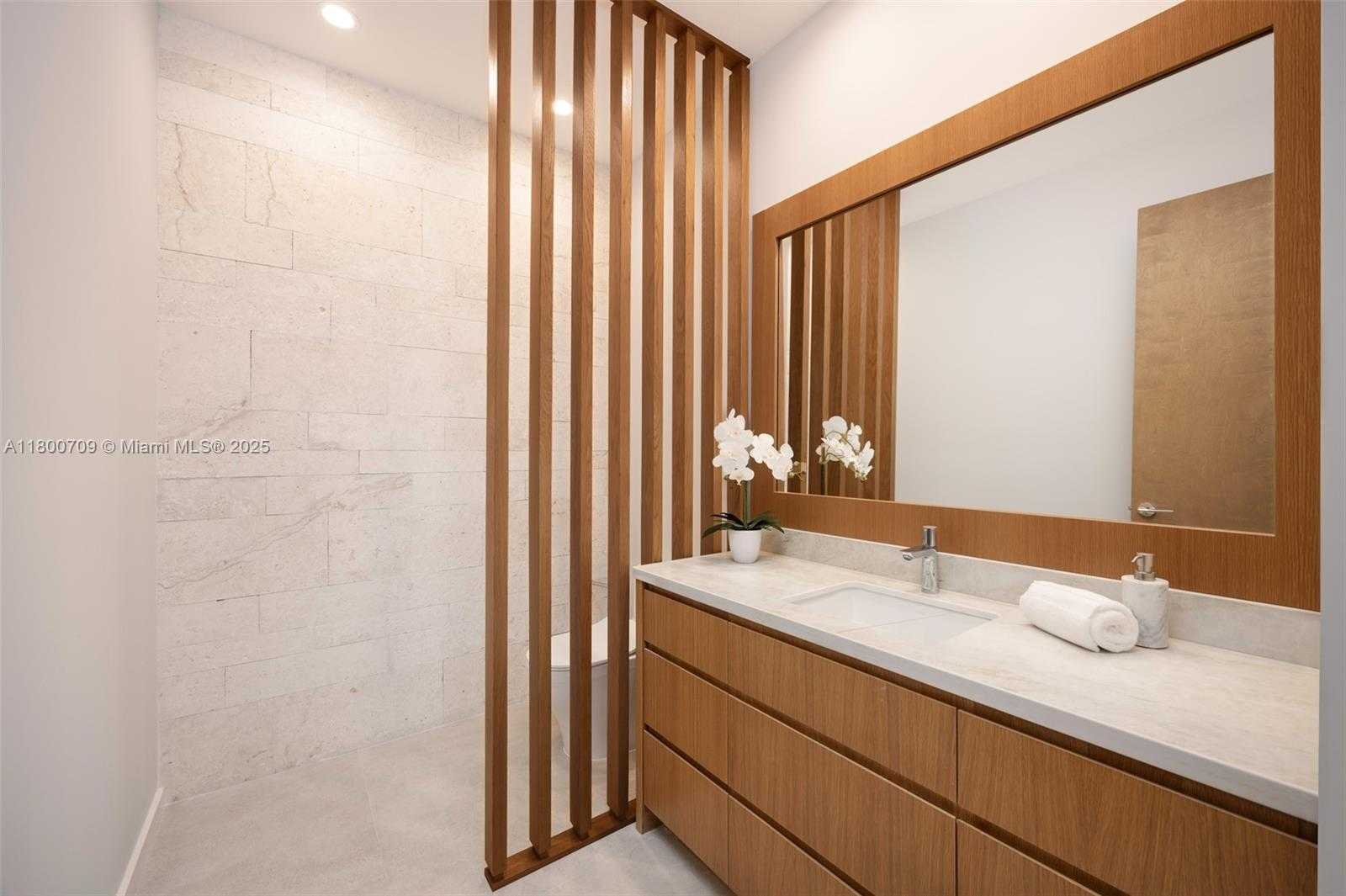 Small Image of 2905 WASHINGTON ST, Miami Number 18