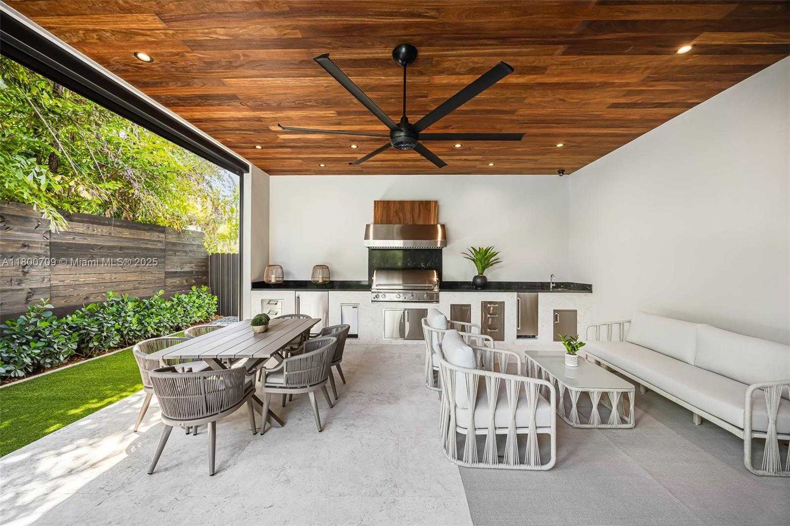 Small Image of 2905 WASHINGTON ST, Miami Number 20