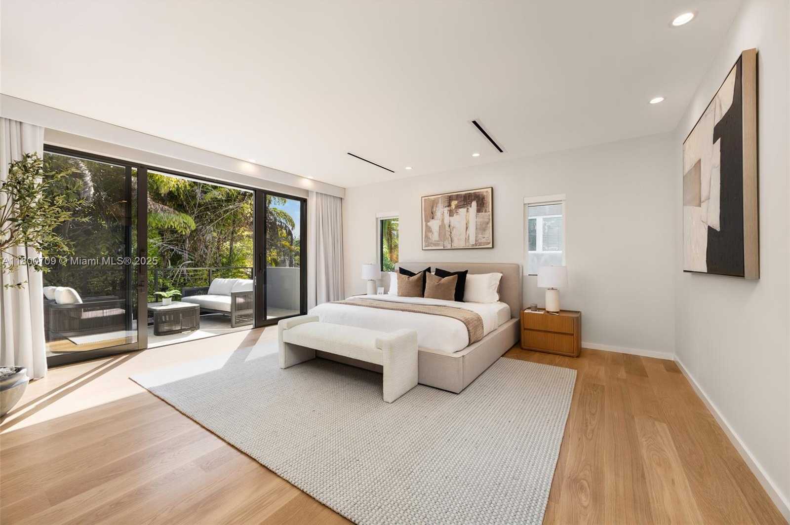 Small Image of 2905 WASHINGTON ST, Miami Number 22