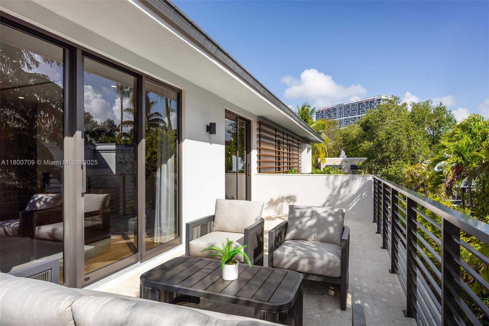 Small Image of 2905 WASHINGTON ST, Miami Number 29