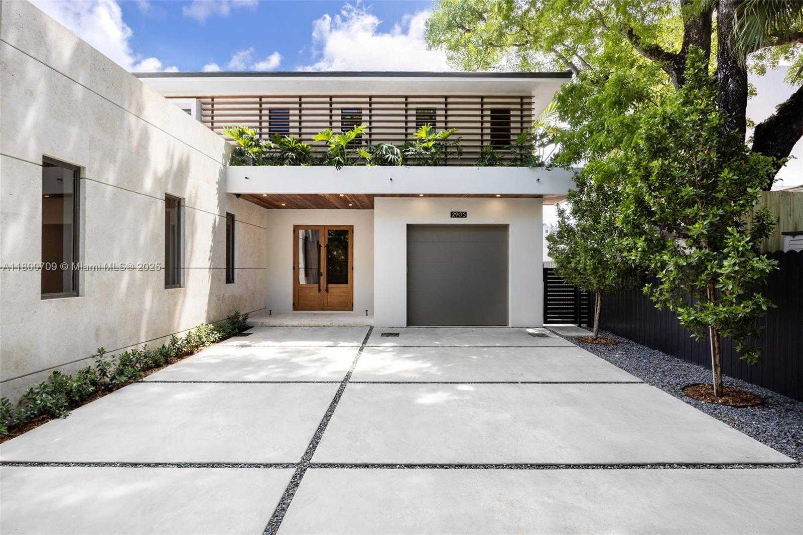 Small Image of 2905 WASHINGTON ST, Miami Number 3