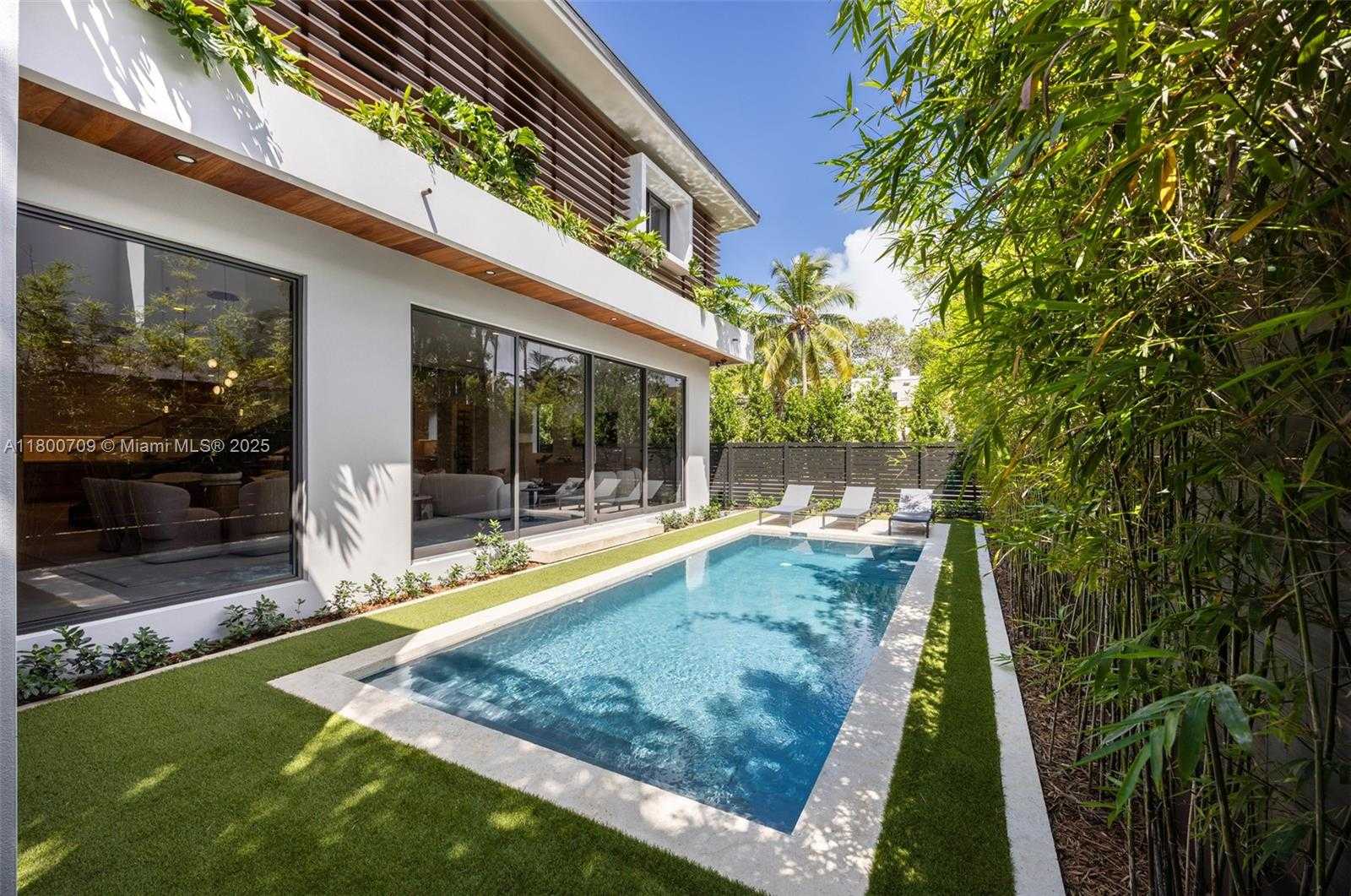 Small Image of 2905 WASHINGTON ST, Miami Number 31