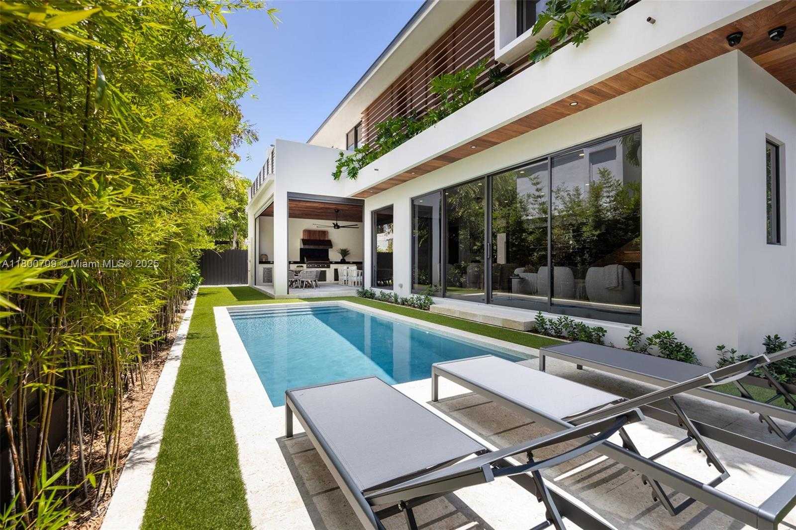 Small Image of 2905 WASHINGTON ST, Miami Number 32