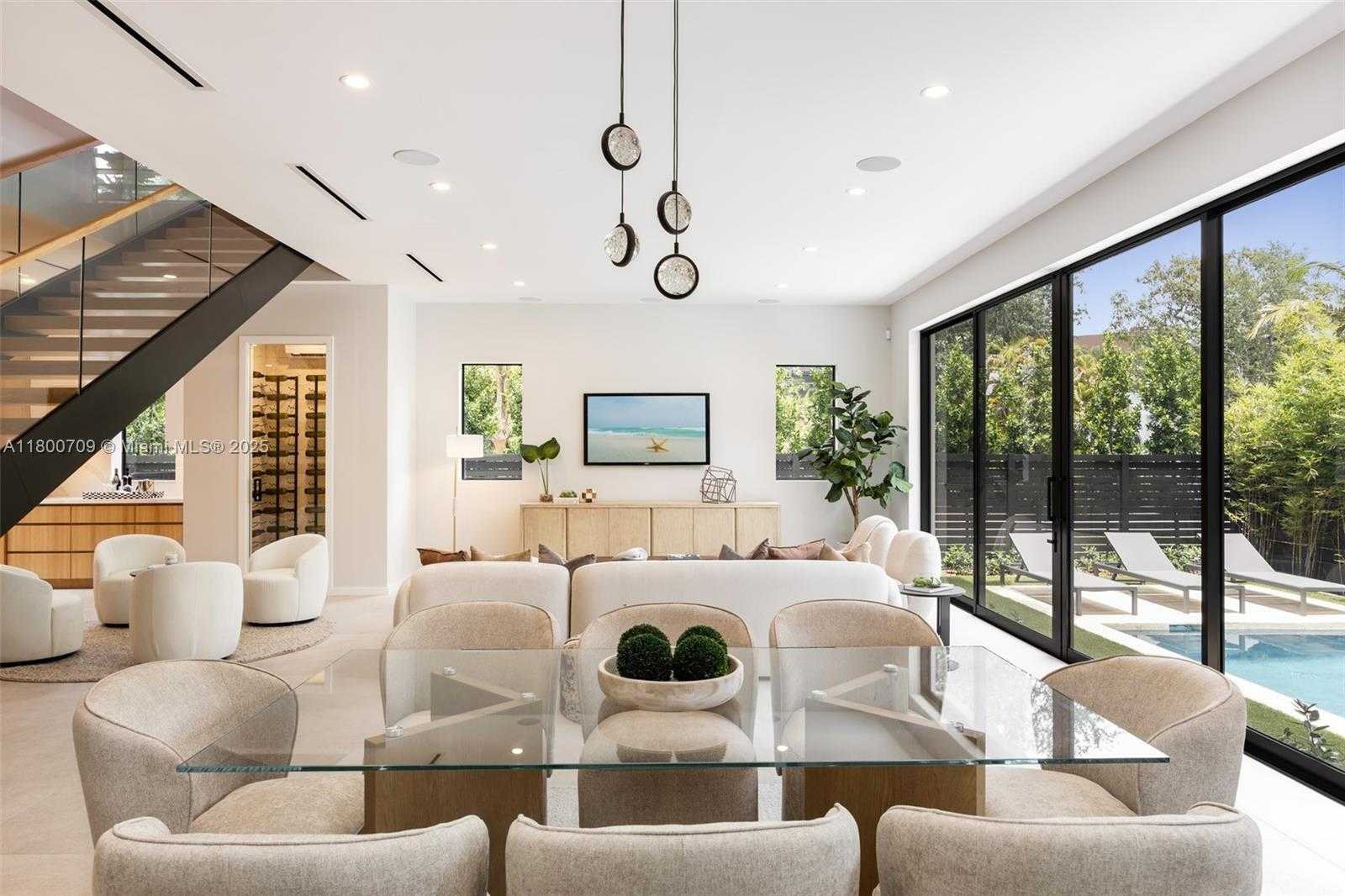Small Image of 2905 WASHINGTON ST, Miami Number 8