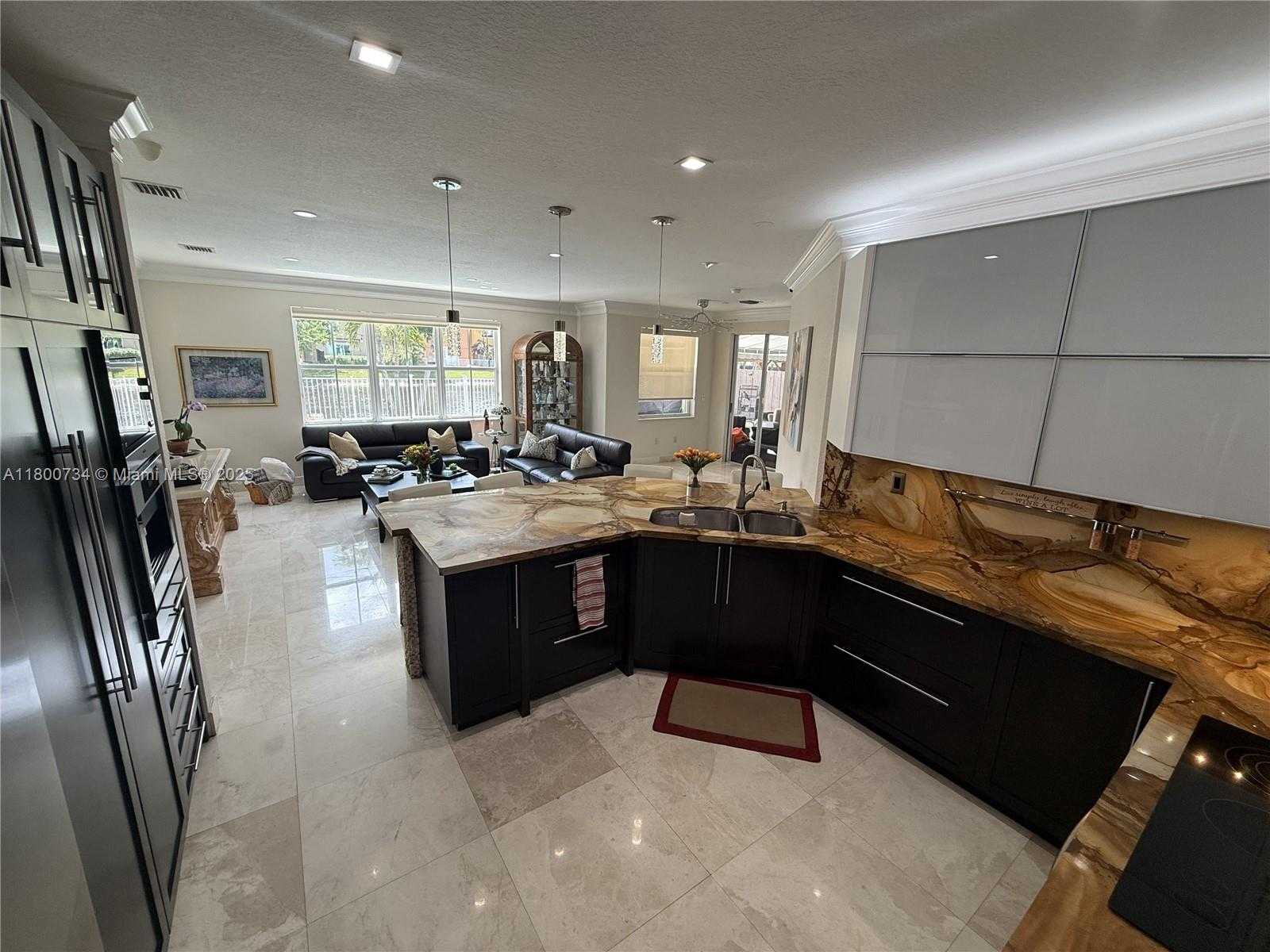 Small Image of 8389 NORTH WEST 115TH CT, Doral Number 16