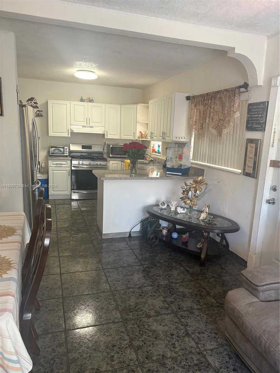 Small Image of 2530 WASHINGTON ST, Hollywood Number 12