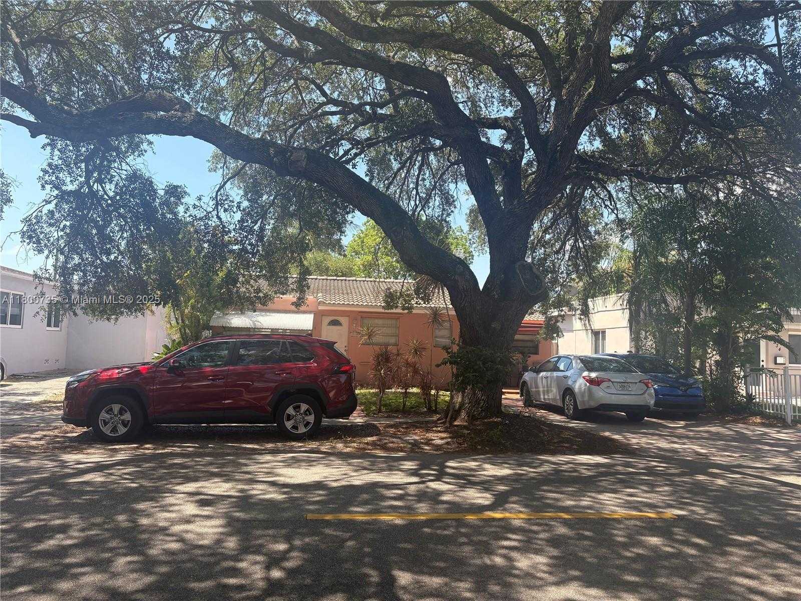 Small Image of 2530 WASHINGTON ST, Hollywood Number 4