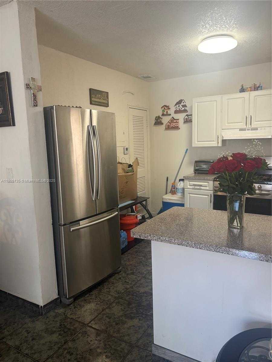 Small Image of 2530 WASHINGTON ST, Hollywood Number 9