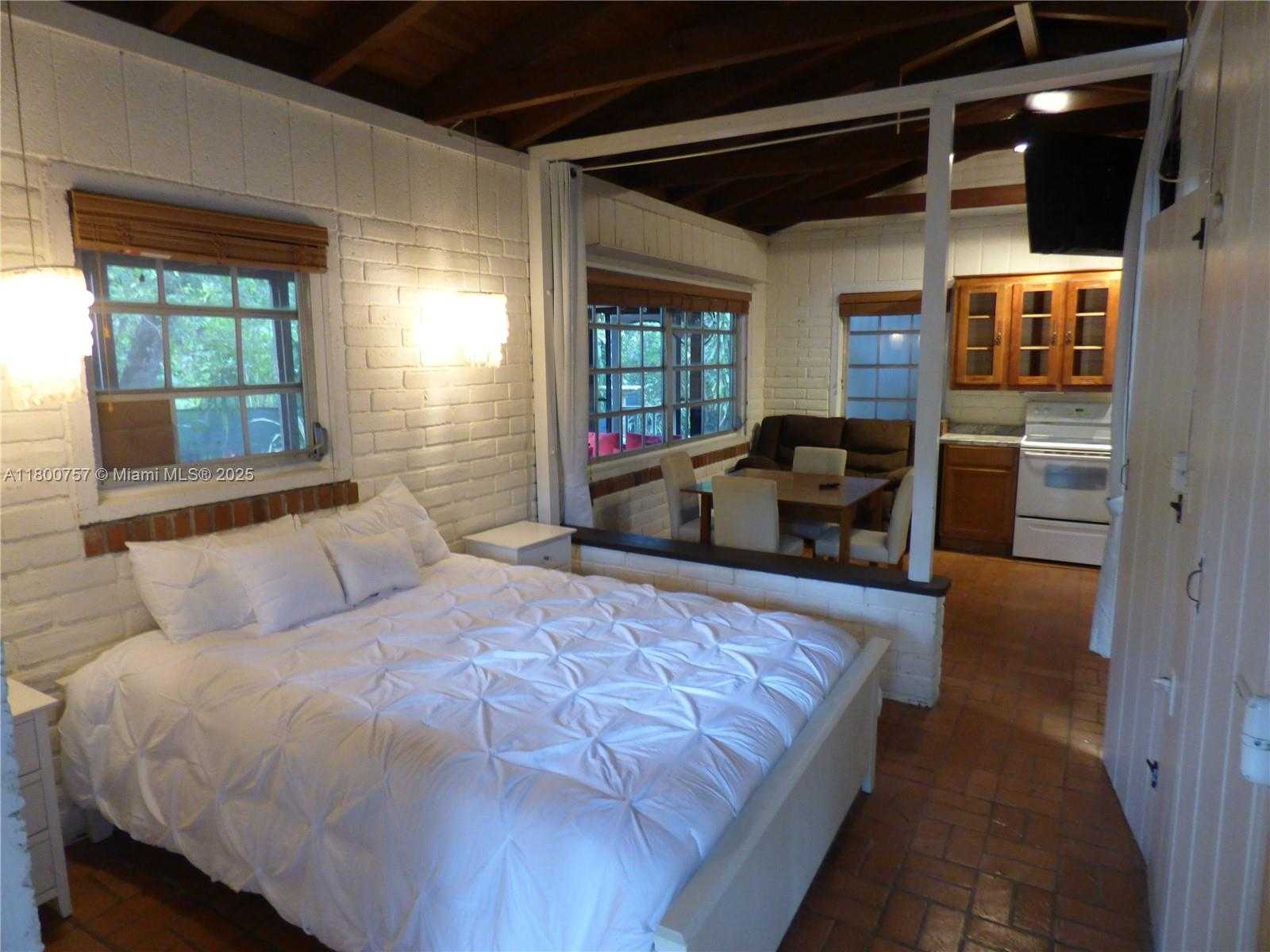 Small Image of 5858 SOUTH WEST 80TH ST, South Miami Number 13
